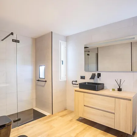 The New Diana أذيخي